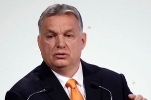 Ανάλυση DW: Πώς ο «ταραχοποιός της Ευρώπης» Όρμπαν απομακρύνει την Ουγγαρία από την ΕΕ – «Είστε υπέρ των γκέτο μεταναστών;»