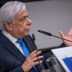 Παυλόπουλος: Οι προσχηματικές αναθεωρήσεις ως «εστίες» καθ’ υποτροπήν υπονόμευσης του θεσμικού κύρους του Συντάγματος