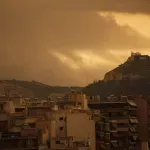 Καιρός: Δύο διαταραχές φέρνουν καταιγίδες και λασποβροχές – «Χωρίς κρύο, με άνοδο 4-6 βαθμών», αναφέρουν μετεωρολόγοι