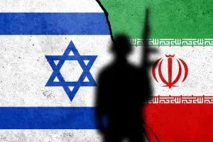 Καζάνι που βράζει η Μέση Ανατολή: Το Ιράν κάνει λόγο για «πυρηνικό δόγμα» – Με το δάχτυλο στην σκανδάλη οι δύο στρατοί