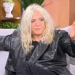 Καρβέλας για Βίσση: «Δυσκολεύομαι να πιστέψω ότι συναίνεσε σε μια τόσο μεγάλη απρέπεια εναντίον μου» – Η ανακοίνωση του συνθέτη