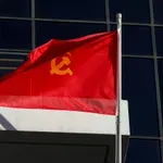 ΚΚΕ: «Η κυβέρνηση εκτεθειμένη στις υπέρογκες χρεώσεις των ΑΤΜ»