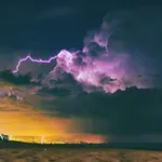 Πορτοκαλί συναγερμός: Ισχυρές βροχές και καταιγίδες ως την Τρίτη – «Χτυπούν» Ιόνιο, Ήπειρο, δυτικά και  βόρεια – Live η κακοκαιρία