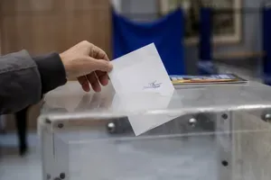 Δημοσκόπηση OPINION POLL: 16 μονάδες μπροστά από το ΠΑΣΟΚ η ΝΔ – Το εκλογικό ακροατήριο του κόμματος Τσίπρα