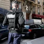 Παρίσι: Άνδρας δέχθηκε πυρά αφού απείλησε με μαχαίρι αστυνομικό (Βίντεο)