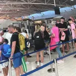 Τουρισμός: Συναγερμός στην Ευρώπη για τα αεροπορικά καύσιμα – Φόβοι για πολύ ακριβότερα εισιτήρια και μαζικές ακυρώσεις πτήσεων