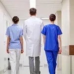 Νέα σύμβαση ΕΟΠΥΥ για τους προσωπικούς ιατρούς – Αντιδράσεις από τον ΙΣΑ για τις κατ’ οίκον επισκέψεις χωρίς αμοιβή