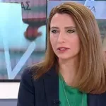 Η Νίνα Κασιμάτη διαφοροποιείται ξανά από τη γραμμή του ΣΥΡΙΖΑ και καλωσορίζει τη φρεγάτα «Κίμων»