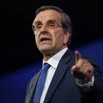 Σαμαράς κατά Μητσοτάκη: «Αλαζονεία, θεσμική απρέπεια και μετάλλαξη της ΝΔ σε μπλε σημιτικό ΠΑΣΟΚ»
