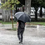 Καιρός: Ψυχρότερες αέριες μάζες φέρνουν πτώση θερμοκρασίας και βροχές