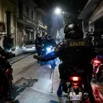 Νυχτερινή διπλή επίθεση σε διμοιρίες της Αστυνομίας στα Εξάρχεια