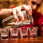 Περιστέρι: 16χρονος κατέρρευσε από το αλκοόλ έξω από μπαρ