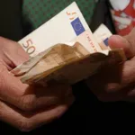 Έρχεται επίδομα 200€: Ποιοι θα το λάβουν