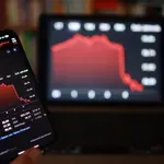 Χρηματιστήριο Αθηνών: Απώλειες 17 δισ. λόγω πολέμου – Πιέσεις σε τράπεζες και τουρισμό, «αντέχει» η οικονομία