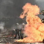 Θεσσαλονίκη: Άγνωστοι έριξαν επτά αυτοσχέδιες βόμβες μολότοφ σε προαύλιο σχολείου