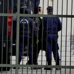 Έφοδος στις φυλακές Μαλανδρίνου: Μαχαίρια, ναρκωτικά και κινητά στα κελιά – 17 συλλήψεις