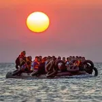 Η Βρετανία σκληραίνει το άσυλο: 20 χρόνια για μόνιμη άδεια παραμονής και «μισό» καθεστώς προστασίας