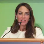 Δόμνα Μιχαηλίδου: Επιδότηση έως 36.000 ευρώ για ανακαινίσεις και «φρένο» στο Airbnb – Το κυβερνητικό σχέδιο για τη στέγη