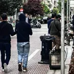 Χειροπέδες σε 51χρονο που εκσφενδόνισε μπουκάλι στο «Κλ.Βικελίδης»