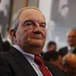 Κώστας Καραμανλής: Στην Πρώτη Σερρών με τη Νατάσα Παζαΐτη και τον γιο τους για την 28η Οκτωβρίου