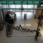 Χρηματιστήριο Αθηνών: Περιορίστηκαν οι απώλειες – Κρατά η ζώνη των 2.600 μονάδων