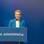 Αποδοκιμάζει η ΝΔ τα τρικάκια και τις μπογιές στον Σιμόπουλο