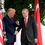 Τηλεφωνική επικοινωνία Ερντογάν – Τραμπ για το Ιράν, την αποκλιμάκωση και την ασφάλεια στο Στενό του Ορμούζ