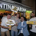 «Όλα κερασμένα από τον Μάκη που κέρδισε το Eurojackpot» (Βίντεο)