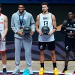 Η αδικαιολόγητη στάση του Σενγκούν απέναντι στον Αντετοκούνμπο –  Έδωσε το χέρι του στον Σρέντερ αγνοώντας τον Γιάννη (Βίντεο)