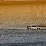 Λευκάδα: Βύθιση επαγγελματικού τουριστικού σκάφους έπειτα από πυρκαγιά