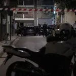 Συναγερμός στο Κρυονέρι: Άνδρας ταμπουρωμένος απειλούσε ότι θα αυτοκτονήσει με καραμπίνα