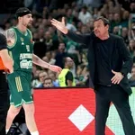 Εργκίν Αταμάν: «Το πιο σημαντικό είναι να κερδίζουμε, όχι το rotation των 12 παικτών»