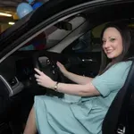 Αυτή είναι η τυχερή που κέρδισε το αυτοκίνητο στον διαγωνισμό για τα 5 χρόνια του live casino του Pamestoixima.gr (Βίντεο)