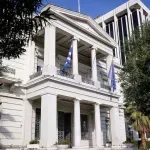 Πληρωμένη απάντηση της Αθήνας στη Ζαχάροβα: «Οι απειλές κατά κυρίαρχων κρατών απορρίπτονται αυτοδικαίως»