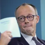 Μερτς: Θετικός σε περιορισμούς στο όριο ηλικίας των Γερμανών χρηστών στα ΜΚΔ