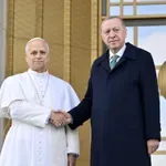 Στην Άγκυρα ο Πάπας – Κατέθεσε στεφάνι στο μαυσωλείο του Κεμάλ – Συνάντησε τον Ερντογάν (Φωτό)