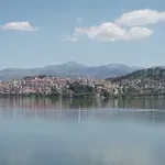 Συναγερμός στην Καστοριά: «Φούσκωσε» η λίμνη – Άνοδος 18 εκατοστών μέσα σε τέσσερις ημέρες λόγω των βροχών