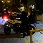 Καταδίωξη με πυροβολισμούς στον Άγιο Δημήτριο: Διαρρήκτες εμβόλισαν μηχανές της ΕΛ.ΑΣ. – Εντοπίστηκε το ΙΧ τους στη Δάφνη