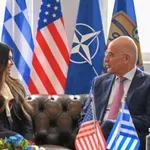 Δένδιας – Γκίλφοϊλ: Εμβάθυνση των στρατηγικών αμυντικών σχέσεων Ελλάδας-ΗΠΑ