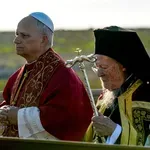 Στιγμές ιστορικής σύγκλισης στο Φανάρι – Βαρθολομαίος και Πάπας Λέων ΙΔ΄ στέλνουν μήνυμα ενότητας – Νέα σελίδα στον διαχριστιανικό διάλογο