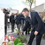 Λίγα λουλούδια για την Κυριακή Γρίβα από το ΠΑΣΟΚ