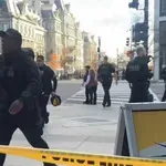 Συναγερμός στην Ουάσινγκτον: Σε  lockdown ο Λευκός Οίκος –  Πυροβολήθηκαν δύο στρατιωτικοί – «Το κάθαρμα θα πληρώσει», λέει ο Τραμπ (Βίντεο)