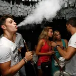 Μυτιλήνη: Συνελήφθη υπεύθυνη καταστήματος διότι επετράπη η χρήση ναργιλέ από ανήλικο