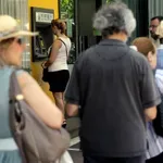 Καινούργιο «φουσκωμένο» επίδομα: Οι δικαιούχοι που παίρνουν 704 ευρώ συνεχόμενα για έξι μήνες