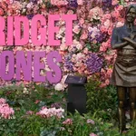 Bρετανία: Το δικό της άγαλμα στο Λονδίνο απέκτησε η Μπρίτζετ Τζόουνς