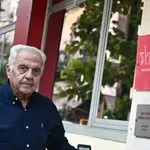 Αλέκος Φλαμπουράρης: Ο «πολιτικός πατέρας» του Αλέξη Τσίπρα έφυγε από τη ζωή – Η διαδρομή, οι αγώνες και η βαθιά τους σχέση