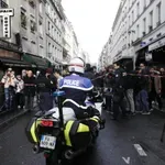 Συναγερμός στη Γαλλία: Αυτοκίνητο έπεσε σε πεζούς – Τουλάχιστον δέκα τραυματίες – «Ο Αλλάχ είναι μεγάλος» φώναζε ο δράστης