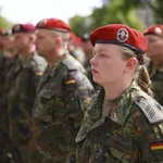 Γερμανία: «Αποφύγετε τη στρατιωτική θητεία με μαριχουανα» – Η αμφιλεγόμενη συμβουλή του ηγέτη της Αριστεράς