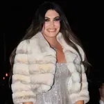 Η Καστοριά προσκαλεί την Κίμπερλι Γκιλφόιλ στην 51η έκθεση γούνας