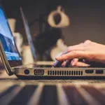 Οι λέξεις που δεν μπορείς να πεις στο διαδίκτυο – Πότε μας κόβει ο αλγόριθμος;